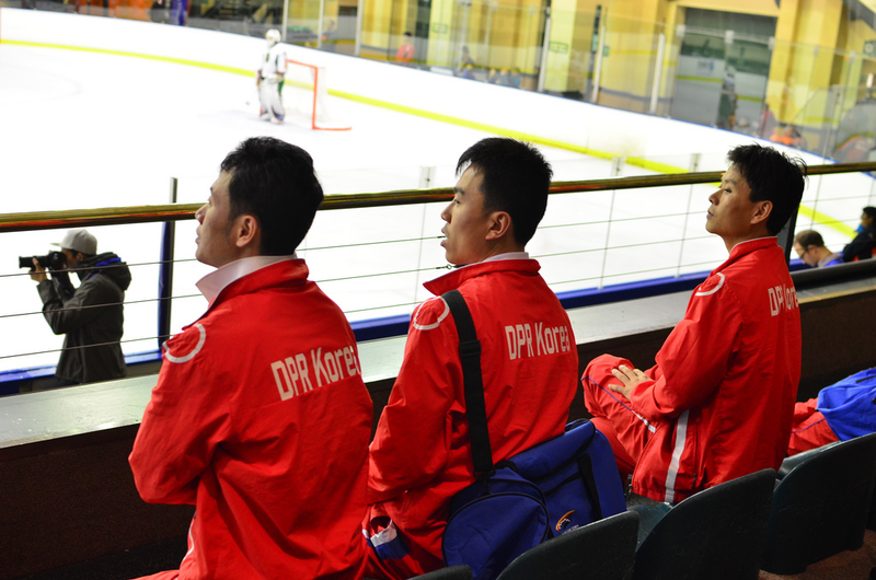 Illustration for article titled Photos: The North Korean Hockey Team
